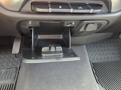Used 2019 Chevrolet Silverado 1500 LT RWD image 28