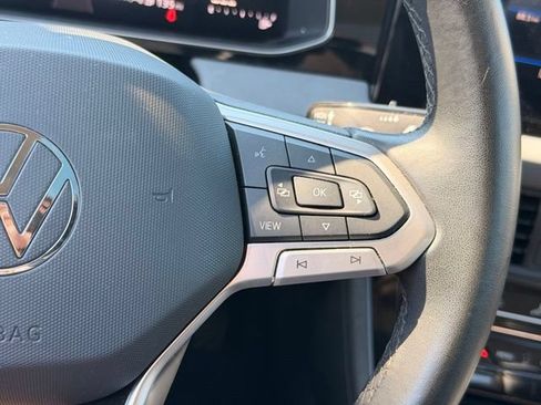 Used 2025 Volkswagen Jetta SE FWD image 26