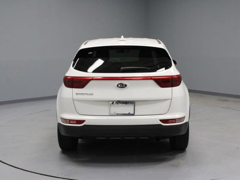 Used 2018 Kia Sportage LX AWD/4WD image 11
