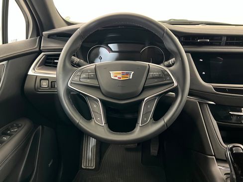 New 2025 Cadillac XT5 Luxury FWD image 13