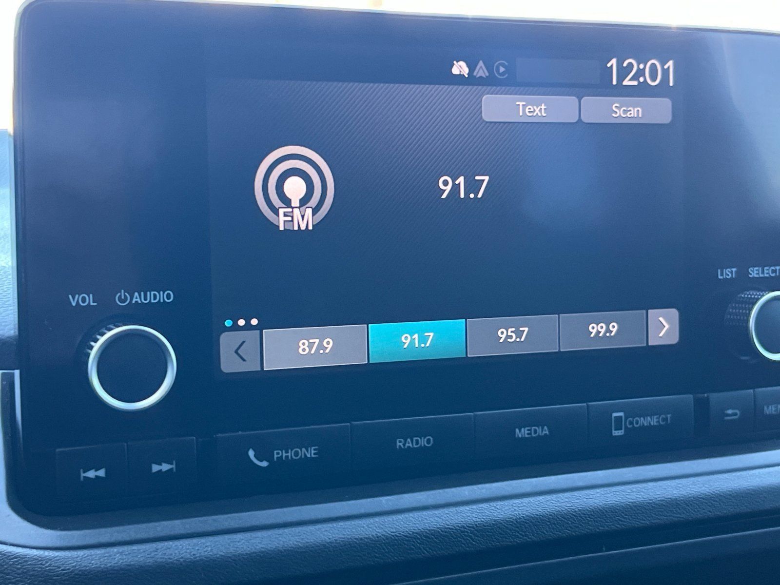 Used 2025 Honda Accord SE image 16