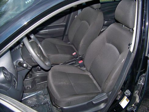 Used 2019 Nissan Versa S FWD image 16