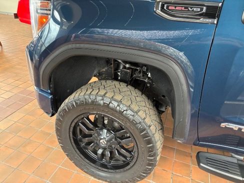 Used 2019 GMC Sierra 1500 AT4 w/ Off Road Performance Package image 13