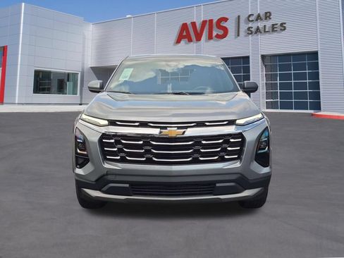 Used 2025 Chevrolet Equinox LT AWD/4WD image 2