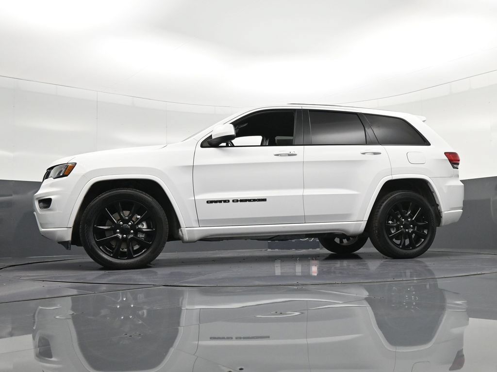 Used 2021 Jeep Grand Cherokee Laredo X RWD image 34