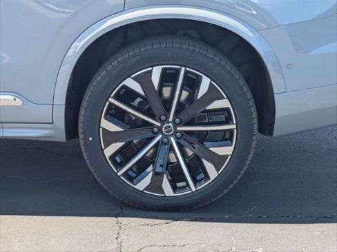 New 2026 Volvo XC90 T8 Plus w/ Protection Package Premier AWD/4WD image 6
