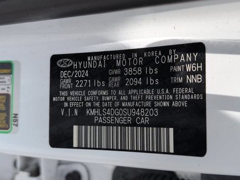 Used 2025 Hyundai Elantra SEL FWD image 36