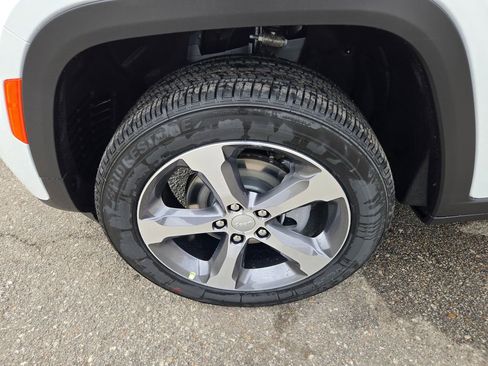 New 2026 Jeep Grand Cherokee Limited AWD/4WD image 9