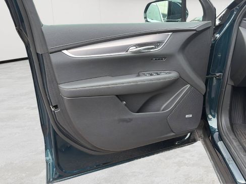 Used 2025 Cadillac XT6 Luxury AWD/4WD image 13
