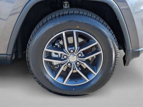 Used 2017 Jeep Grand Cherokee Limited image 22