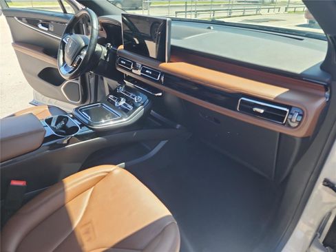 Certified 2023 Lincoln Nautilus Reserve FWD image 32