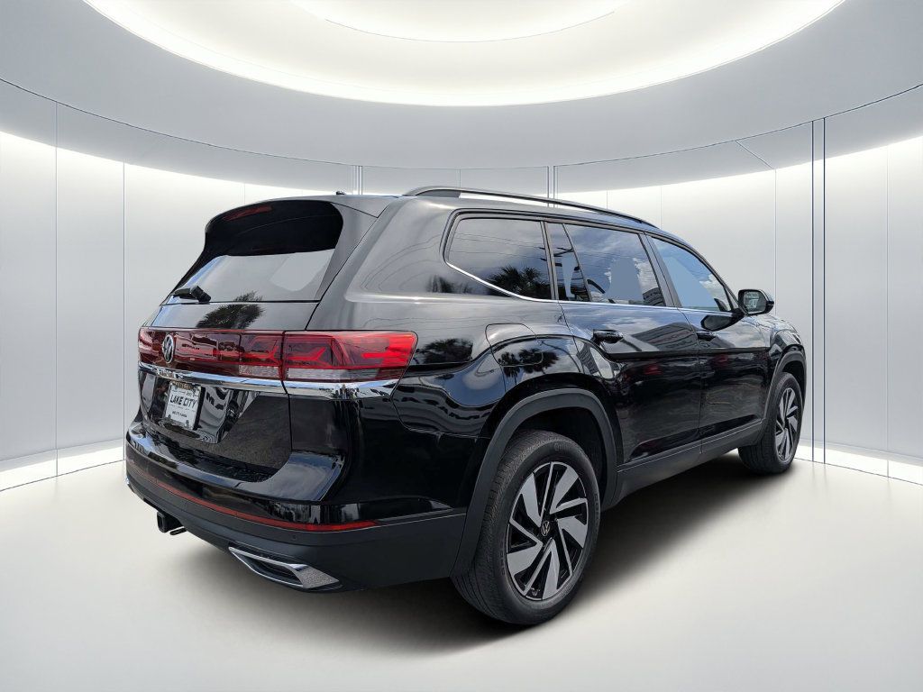 Used 2025 Volkswagen Atlas SE FWD image 4