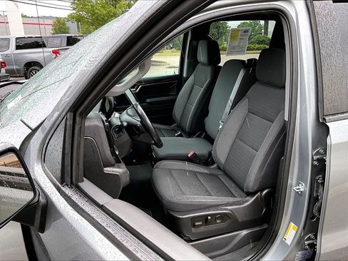 Used 2023 Chevrolet Silverado 1500 LT AWD/4WD image 10