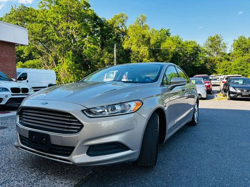 Used 2015 Ford Fusion SE FWD image 11
