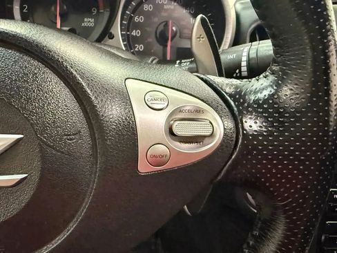 Used 2014 Nissan 370Z Touring image 22
