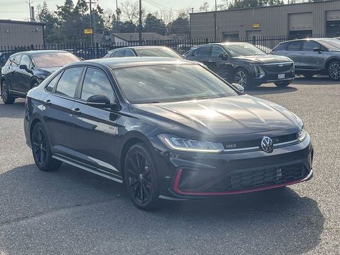 Used 2025 Volkswagen Jetta GLI Autobahn image 5