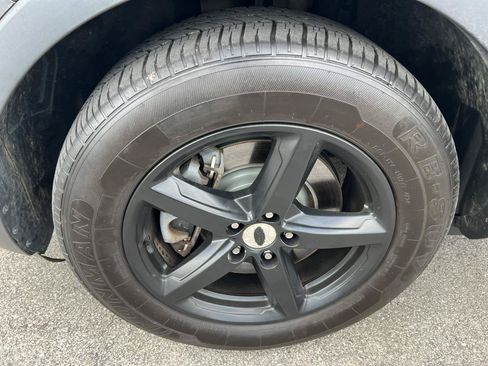 Used 2019 Ford Explorer Sport w/ Equipment Group 401A AWD/4WD image 2
