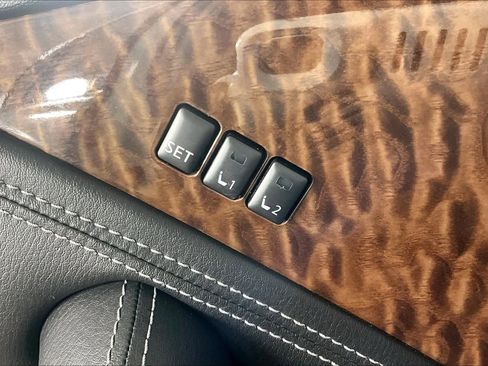 Used 2020 Nissan Armada Platinum w/ Captain's Chairs Package RWD image 33