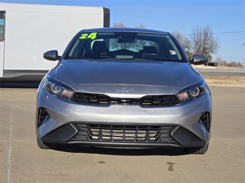 Used 2024 Kia Forte LXS w/ LXS Technology Package image 2