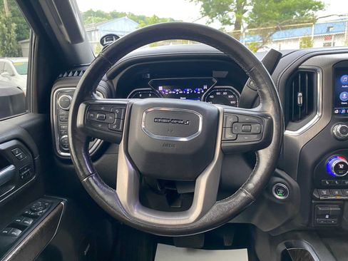 Used 2022 GMC Sierra 2500 Denali w/ Denali Black Diamond Edition AWD/4WD image 14