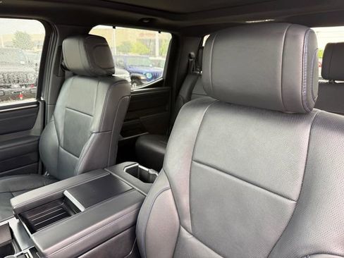 Used 2025 Toyota Tundra Platinum AWD/4WD image 10
