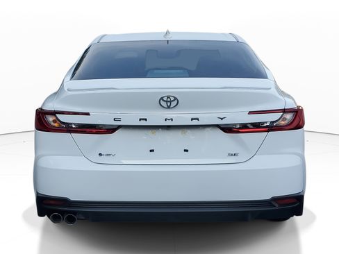 Used 2025 Toyota Camry SE image 5