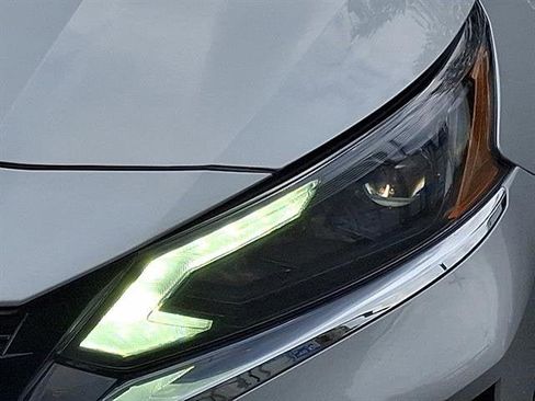 Certified 2024 Nissan Altima 2.5 SV FWD image 10