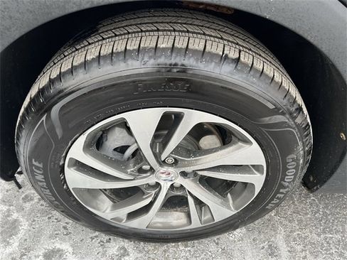 Used 2023 Buick Envision Essence image 17