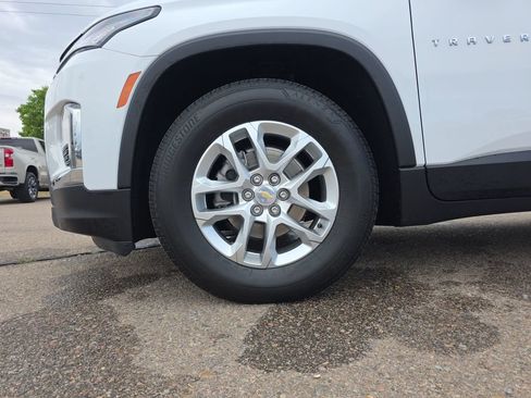Used 2024 Chevrolet Traverse LS w/ Safety Package AWD/4WD image 27