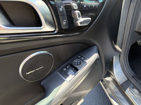 Used 2017 Mercedes-Benz SLC 300 image 15