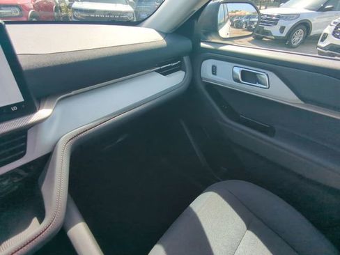 New 2026 Ford Explorer Active image 18