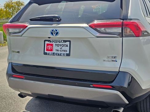Used 2020 Toyota RAV4 XSE AWD/4WD image 13