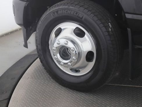 Used 2025 Ford F350 Platinum AWD/4WD image 6