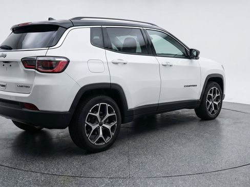 Used 2025 Jeep Compass Limited AWD/4WD image 9