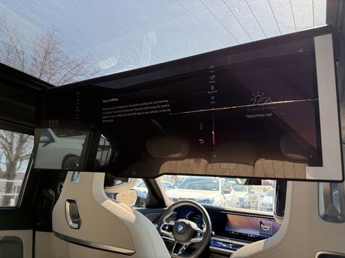 Certified 2025 BMW 760i xDrive w/ Executive Package image 35