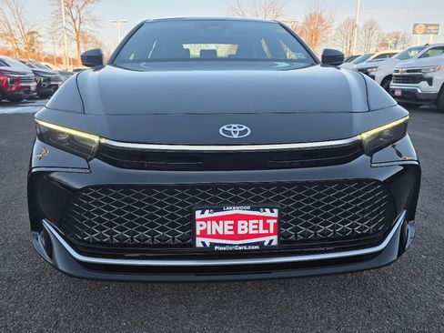 Used 2023 Toyota Crown XLE image 12