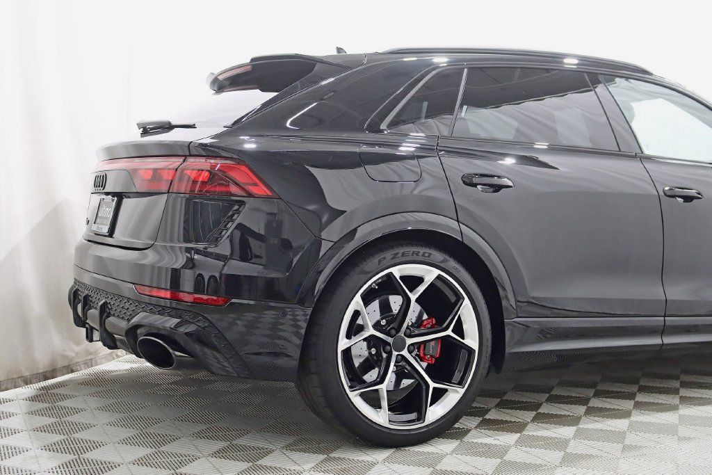 Used 2026 Audi RS Q8 performance AWD/4WD image 9