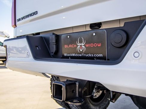 Used 2025 Chevrolet Silverado 3500 High Country w/ High Country Premium Package AWD/4WD image 17