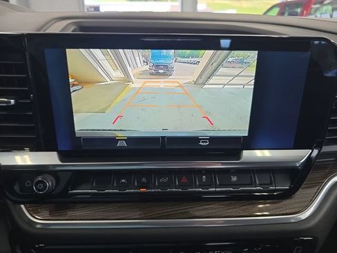 Certified 2022 Chevrolet Silverado 1500 LT AWD/4WD image 16