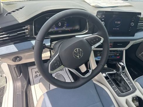 New 2026 Volkswagen Jetta SE FWD image 9