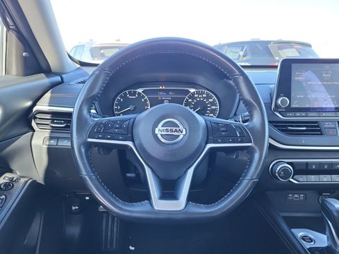 Used 2022 Nissan Altima 2.5 SR image 10