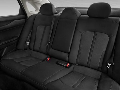 Used 2023 Kia K5 GT-Line image 11