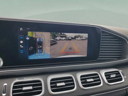 Used 2026 Mercedes-Benz GLS 450 4MATIC image 24