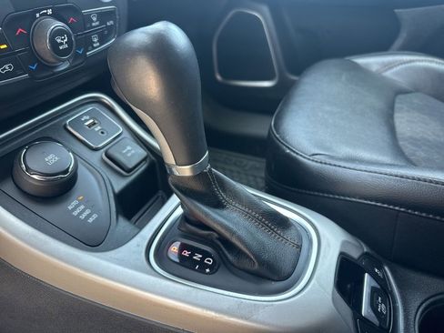 Used 2018 Jeep Compass Latitude w/ Popular Equipment Group AWD/4WD image 32