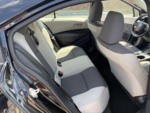 Used 2025 Toyota Corolla LE FWD image 29