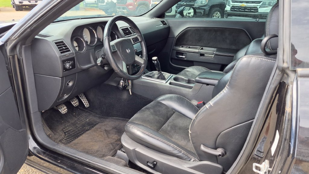 Used 2009 Dodge Challenger SRT8 w/ SRT Option Group II RWD image 12
