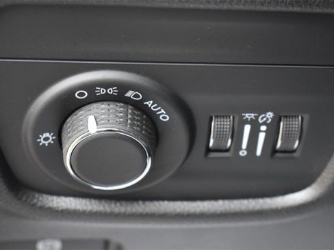 Used 2025 Jeep Grand Cherokee L Laredo w/ Trailer Tow Package image 28