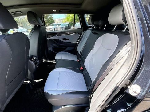 New 2026 Volkswagen Tiguan SE R-Line image 17