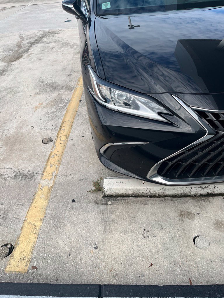 Used 2024 Lexus ES 350 w/ Premium Package FWD image 7