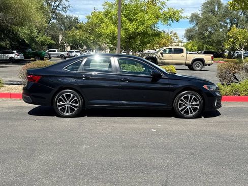 Used 2023 Volkswagen Jetta Sport FWD image 4